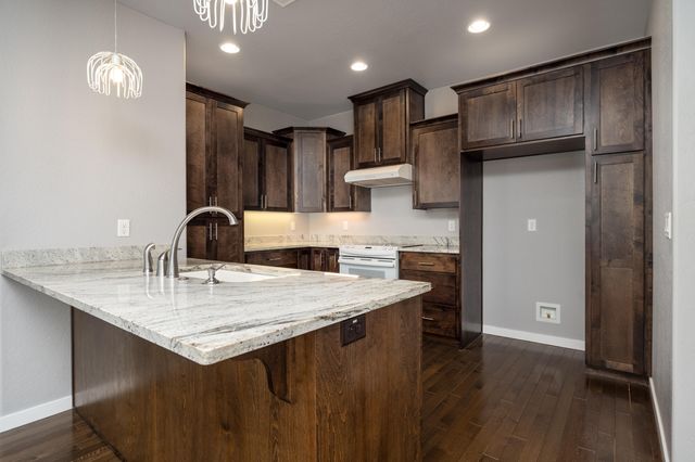 650 Golden Peak Drive, Central Point, OR 97502