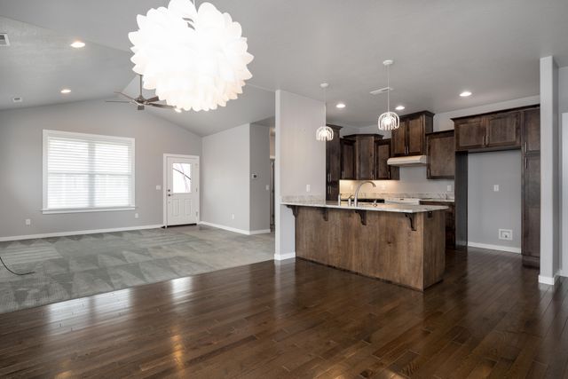 650 Golden Peak Drive, Central Point, OR 97502