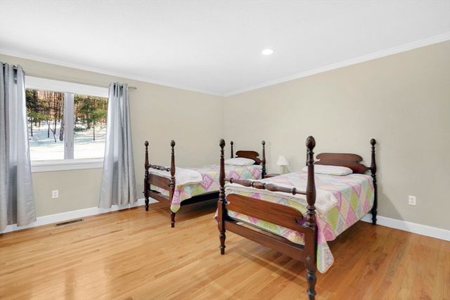 175 Scantic Rd, Hampden, MA 01036