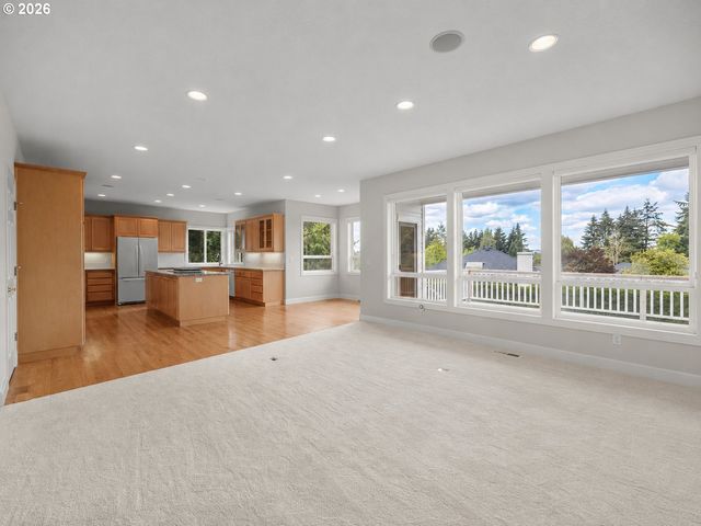 8906 Sw 172ND Pl, Beaverton, OR 97007