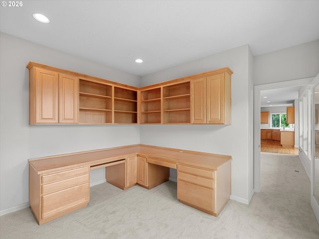 8906 Sw 172ND Pl, Beaverton, OR 97007