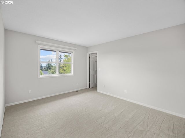8906 Sw 172ND Pl, Beaverton, OR 97007