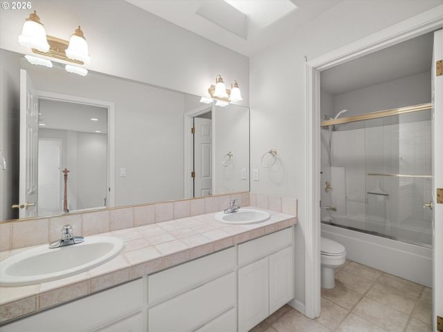 8906 Sw 172ND Pl, Beaverton, OR 97007
