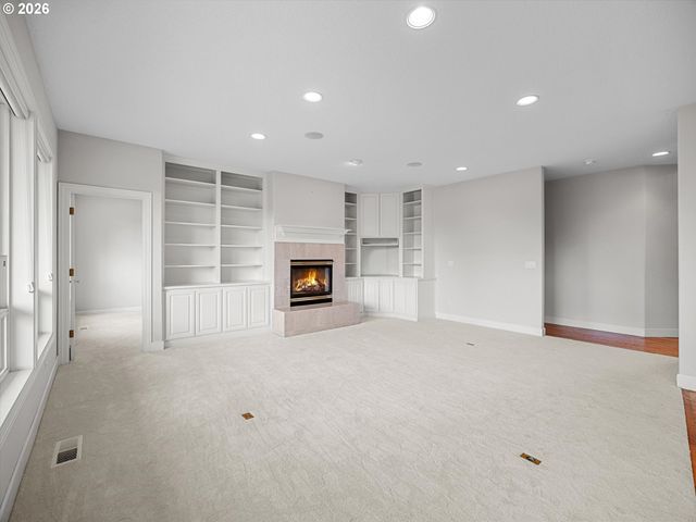 8906 Sw 172ND Pl, Beaverton, OR 97007