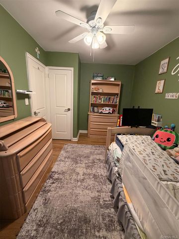 268-41 82 Avenue 2nd Floor, New Hyde Park, NY 11040