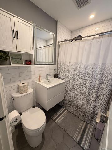 268-41 82 Avenue 2nd Floor, New Hyde Park, NY 11040