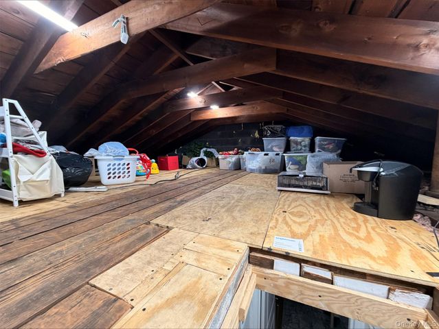 268-41 82 Avenue 2nd Floor, New Hyde Park, NY 11040