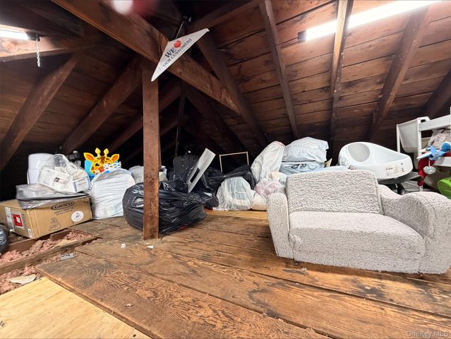 268-41 82 Avenue 2nd Floor, New Hyde Park, NY 11040