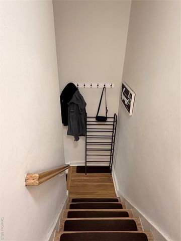 268-41 82 Avenue 2nd Floor, New Hyde Park, NY 11040