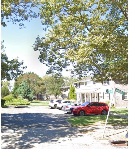 268-41 82 Avenue 2nd Floor, New Hyde Park, NY 11040