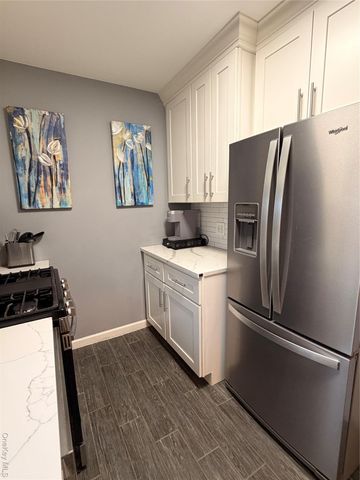 268-41 82 Avenue 2nd Floor, New Hyde Park, NY 11040