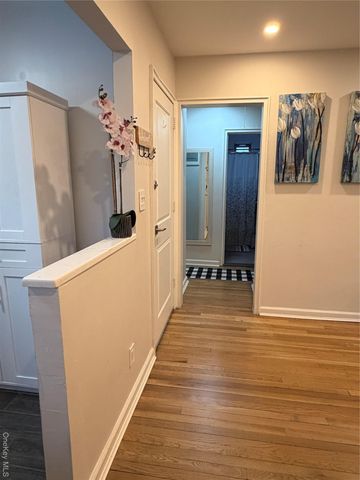 268-41 82 Avenue 2nd Floor, New Hyde Park, NY 11040