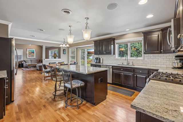 22 Bittern Drive, Nanuet, NY 10954