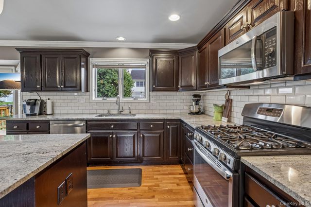 22 Bittern Drive, Nanuet, NY 10954
