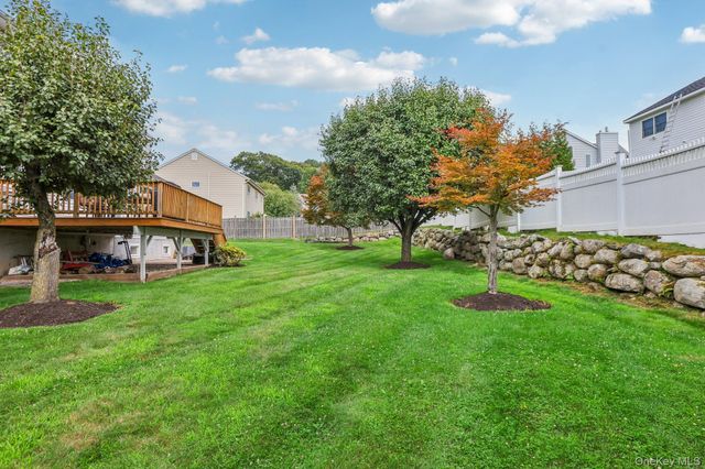 22 Bittern Drive, Nanuet, NY 10954