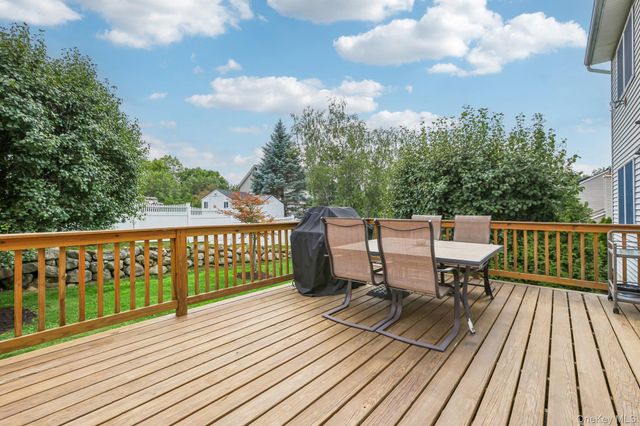 22 Bittern Drive, Nanuet, NY 10954
