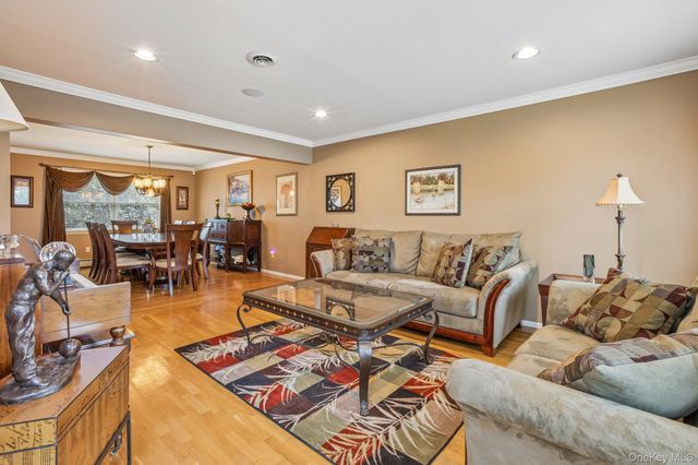 22 Bittern Drive, Nanuet, NY 10954