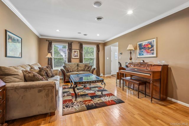 22 Bittern Drive, Nanuet, NY 10954