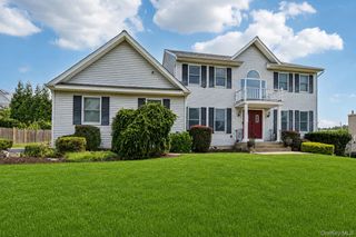 22 Bittern Drive, Nanuet, NY 10954