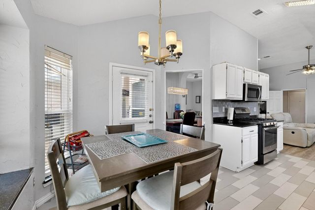 211 Ember Glen Drive, Arlington, TX 76018