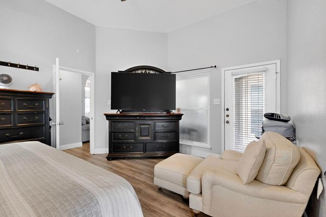 211 Ember Glen Drive, Arlington, TX 76018