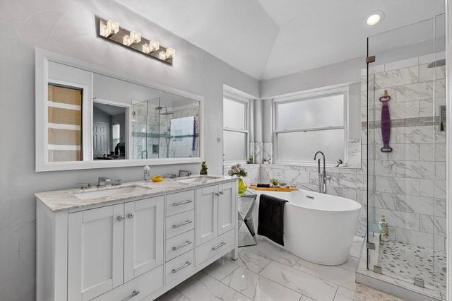 211 Ember Glen Drive, Arlington, TX 76018