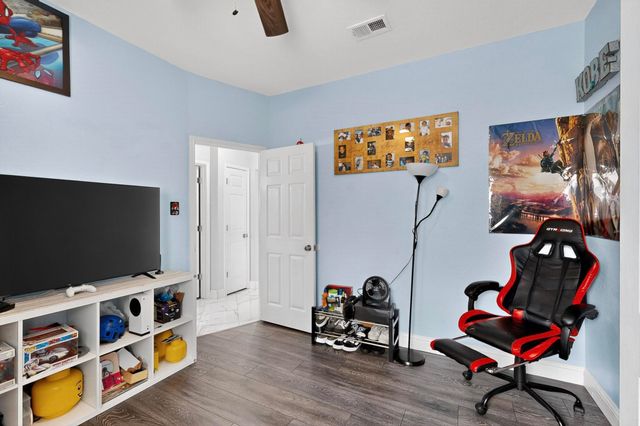 211 Ember Glen Drive, Arlington, TX 76018