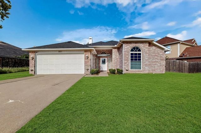 211 Ember Glen Drive, Arlington, TX 76018