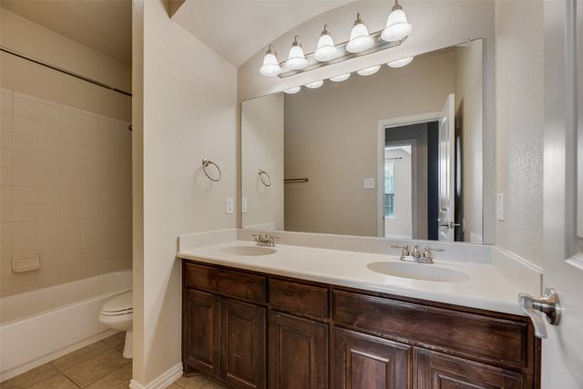 1010 Newington Circle, Forney, TX 75126