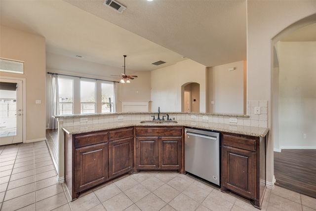 1010 Newington Circle, Forney, TX 75126