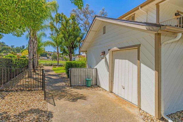15536 Indian Head Ct, Ramona, CA 92065