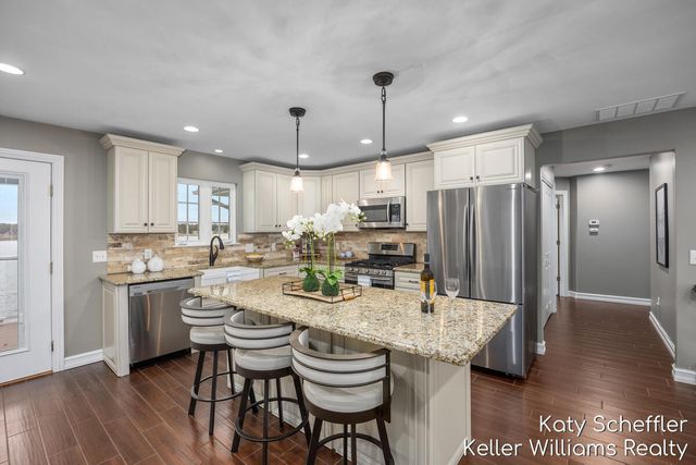 7896 Bay Meadow, Morton Twp, MI 49346