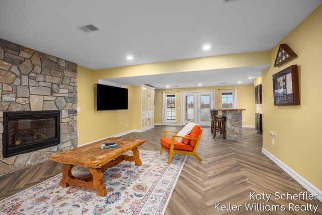 7896 Bay Meadow, Morton Twp, MI 49346