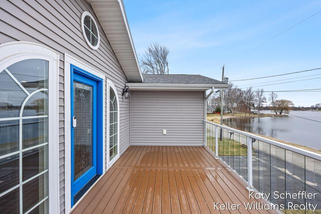 7896 Bay Meadow, Morton Twp, MI 49346