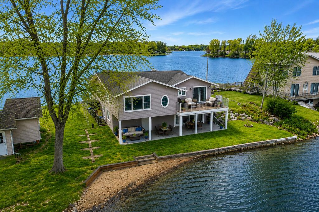 7896 Bay Meadow, Morton Twp, MI 49346
