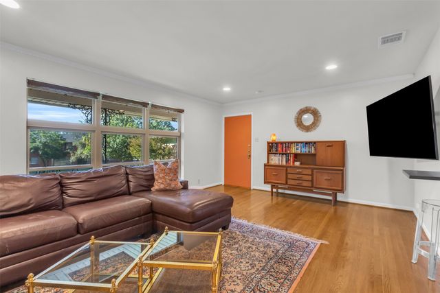 6127 Bandera Avenue D, Dallas, TX 75225