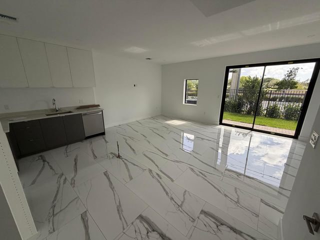 110 NW 15th Court, Pompano Beach, FL 33060