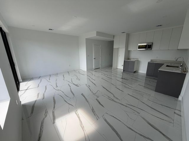 110 NW 15th Court, Pompano Beach, FL 33060