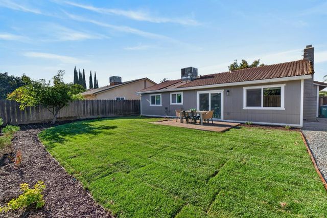 8762 Lansdowne Dr, Stockton, CA 95210