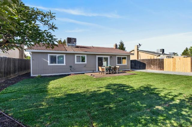 8762 Lansdowne Dr, Stockton, CA 95210