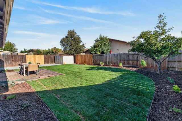 8762 Lansdowne Dr, Stockton, CA 95210