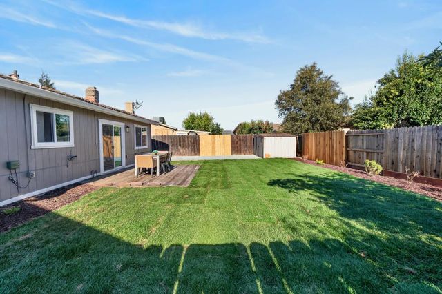 8762 Lansdowne Dr, Stockton, CA 95210