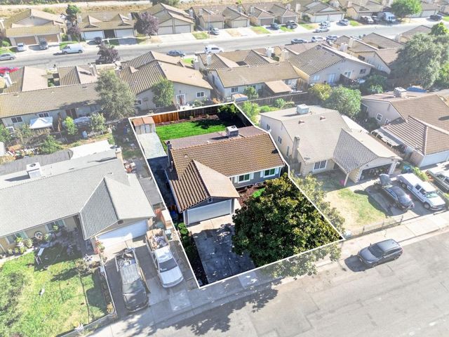 8762 Lansdowne Dr, Stockton, CA 95210