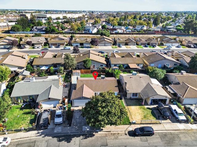 8762 Lansdowne Dr, Stockton, CA 95210