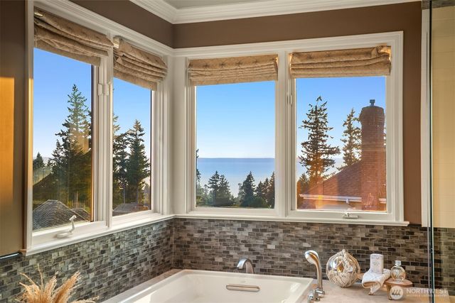 5916 Saint Andrews Drive, Mukilteo, WA 98275
