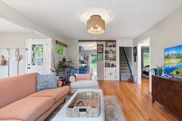 425 County Road 19, Minnetrista, MN 55364