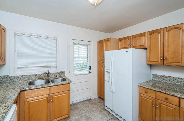 7345 Fay Ave, San Diego, CA 92037
