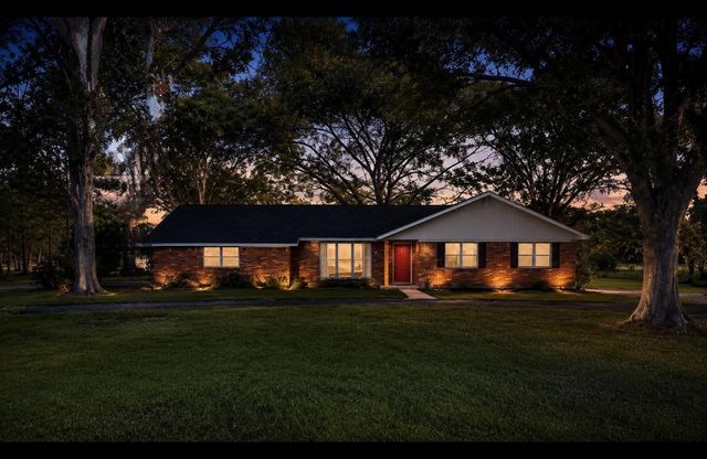 16011 Highway 36, Needville, TX 77461