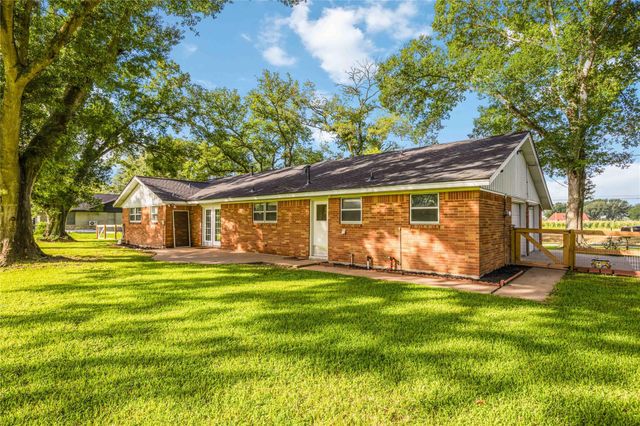16011 Highway 36, Needville, TX 77461