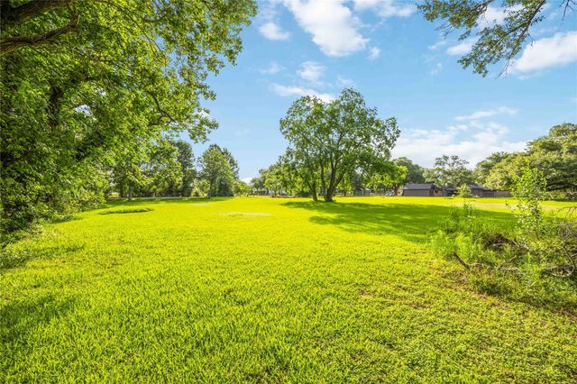 16011 Highway 36, Needville, TX 77461